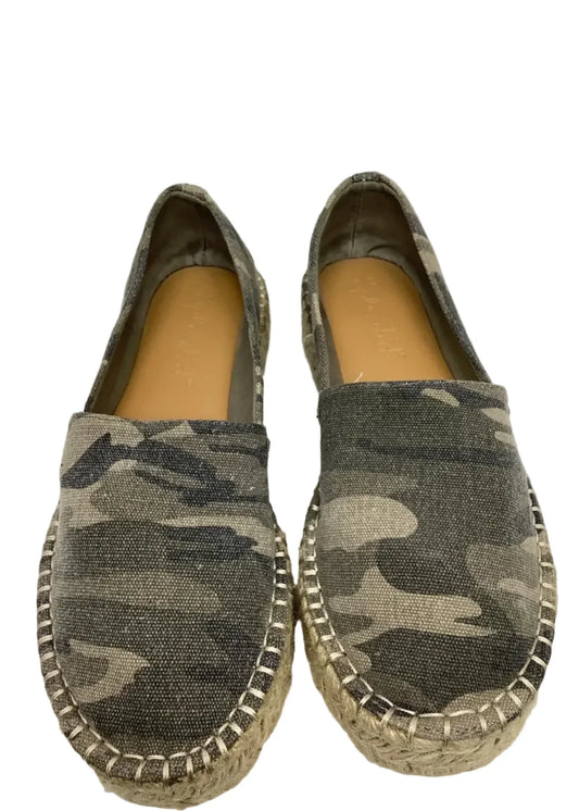 Shoes Flats By Splendid In Camouflage Print, Size: 8.5