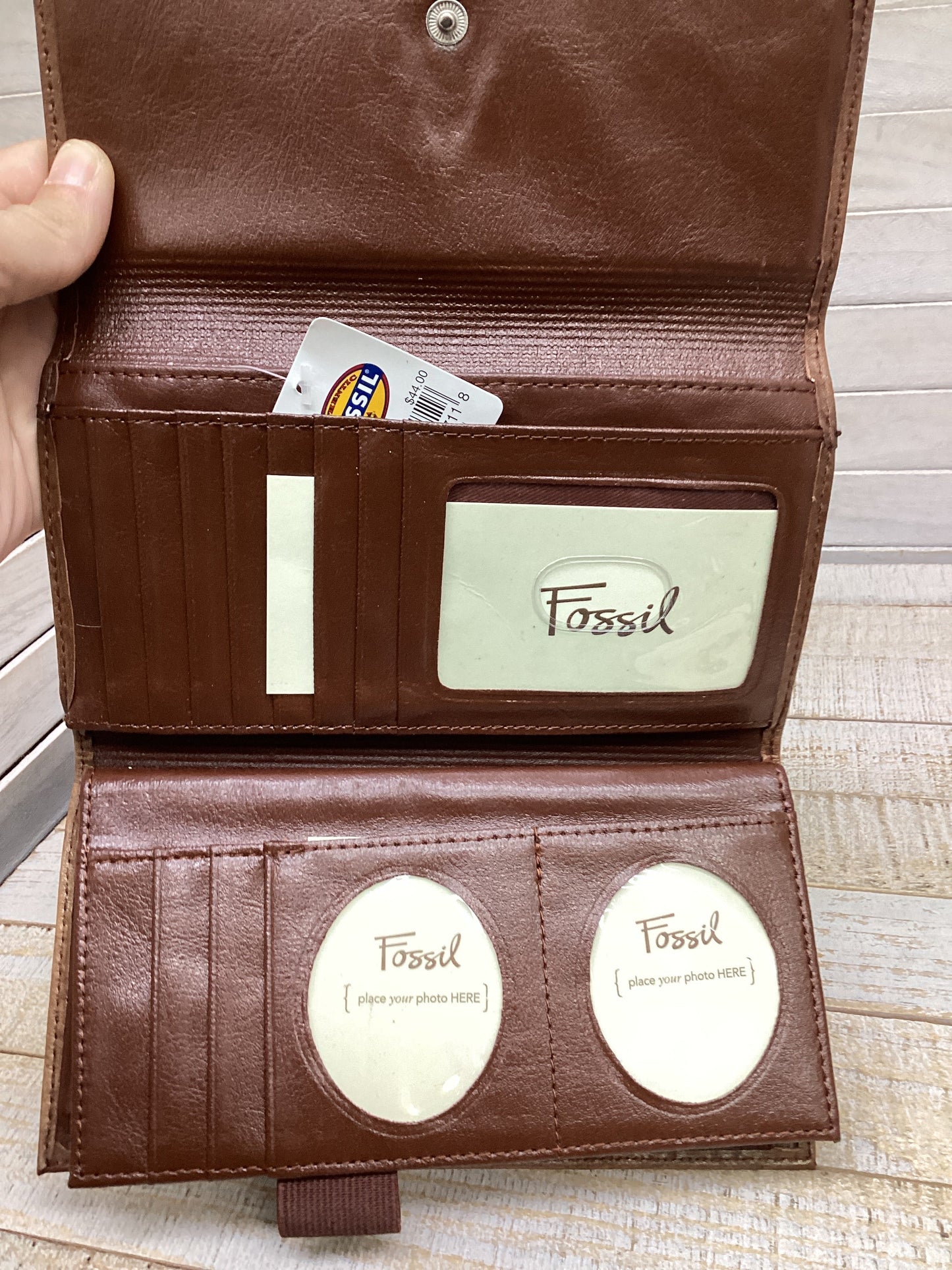 Wallet By Fossil, Size: Medium