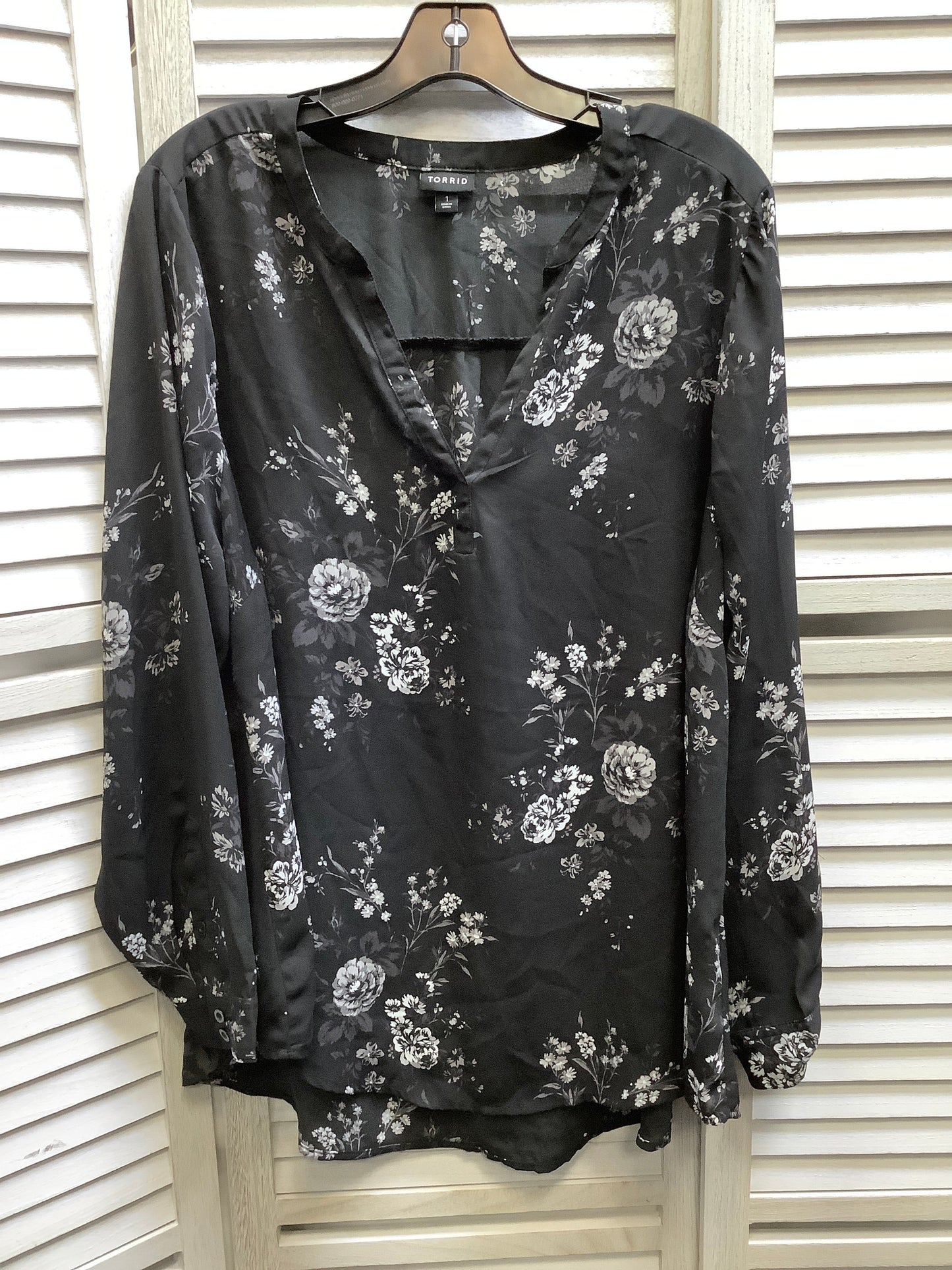 Black Floral Top Long Sleeve Basic Torrid, Size Xl