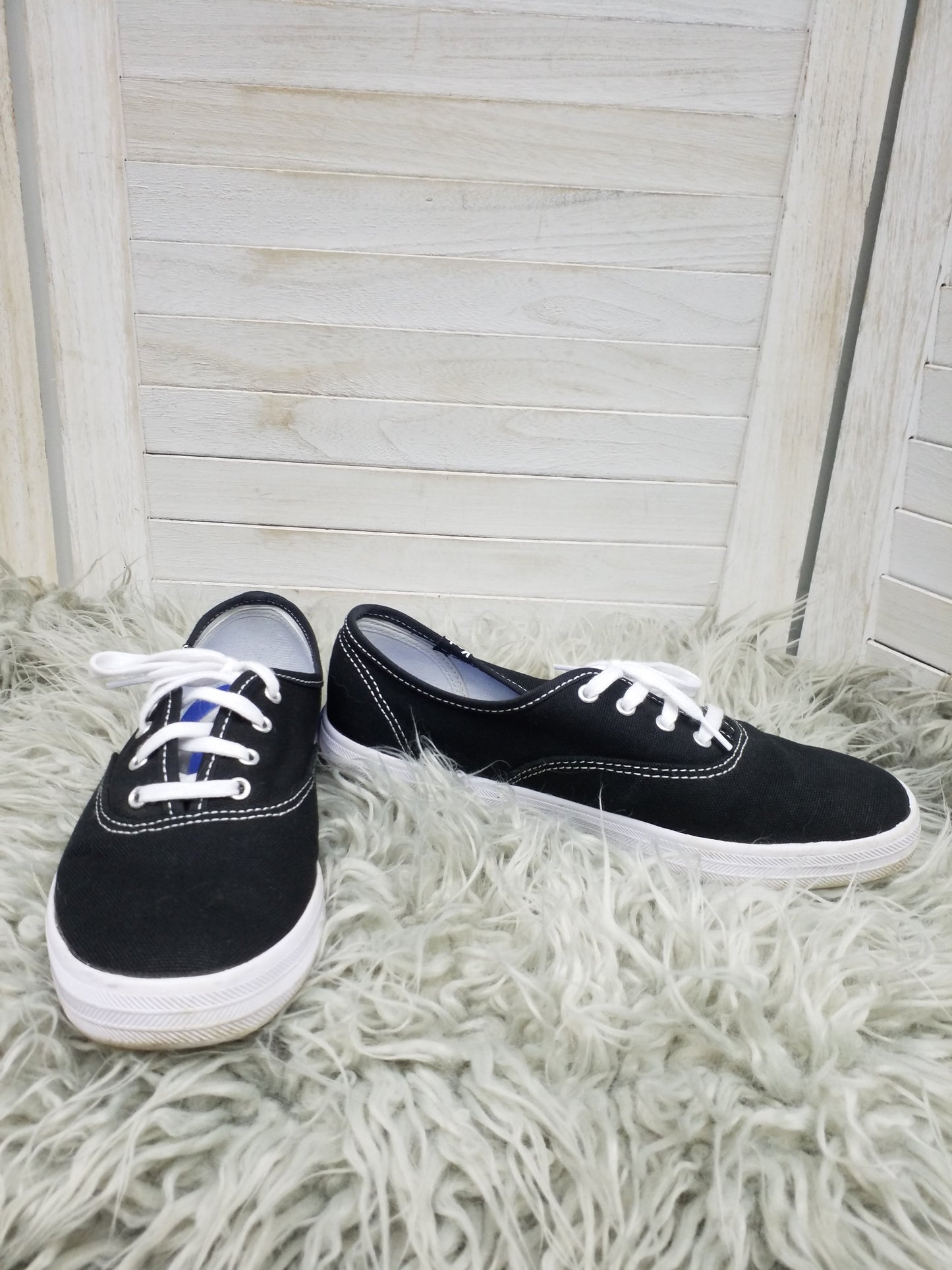 Shoes Sneakers By Keds  Size: 6