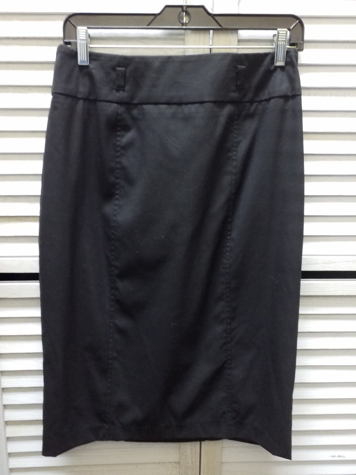 Skirt Midi By New York And Co  Size: 8