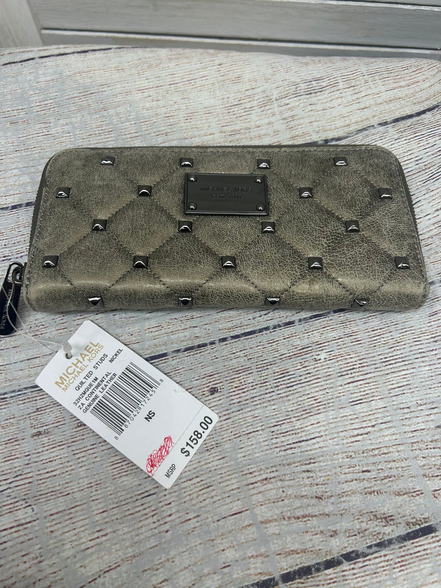 Wallet Designer By Michael Kors  Size: Large