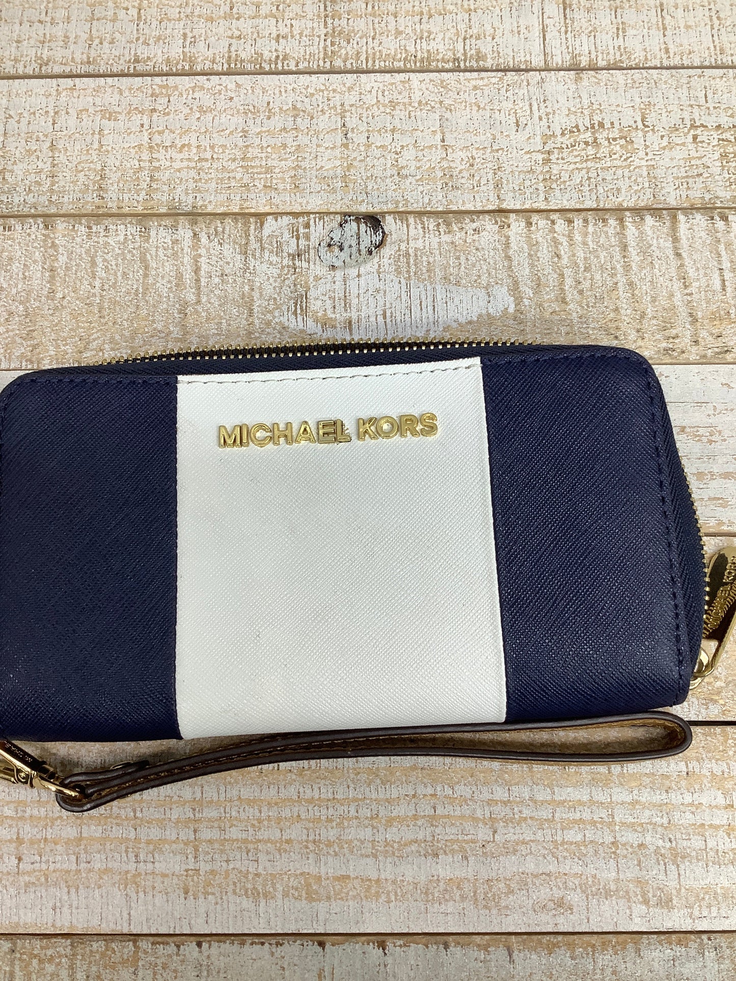 Wallet Designer By Michael Kors  Size: Medium