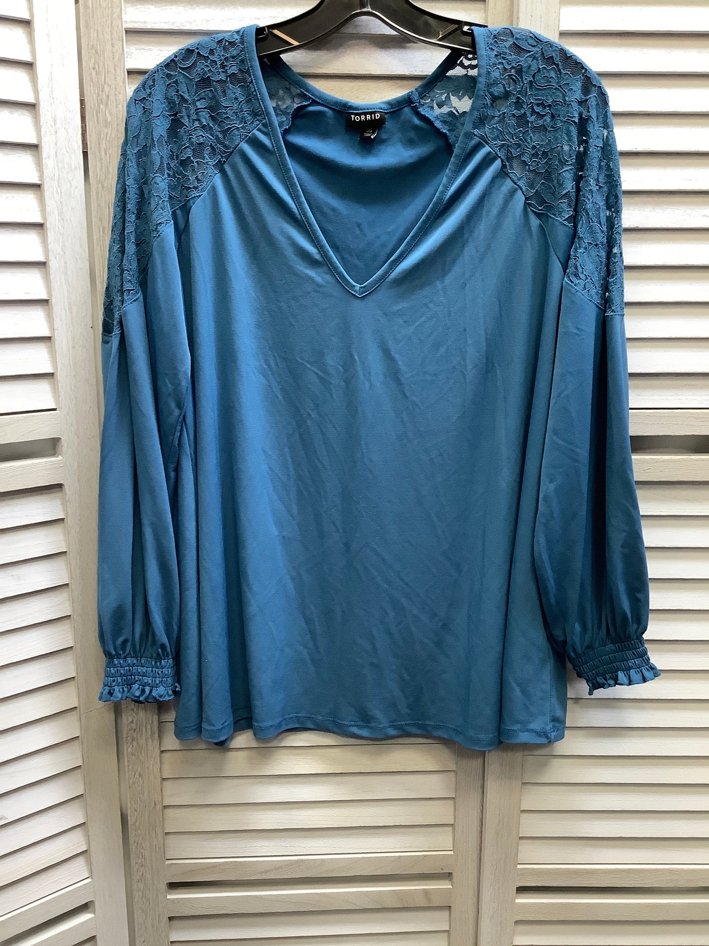 Blue Top Long Sleeve Torrid, Size L