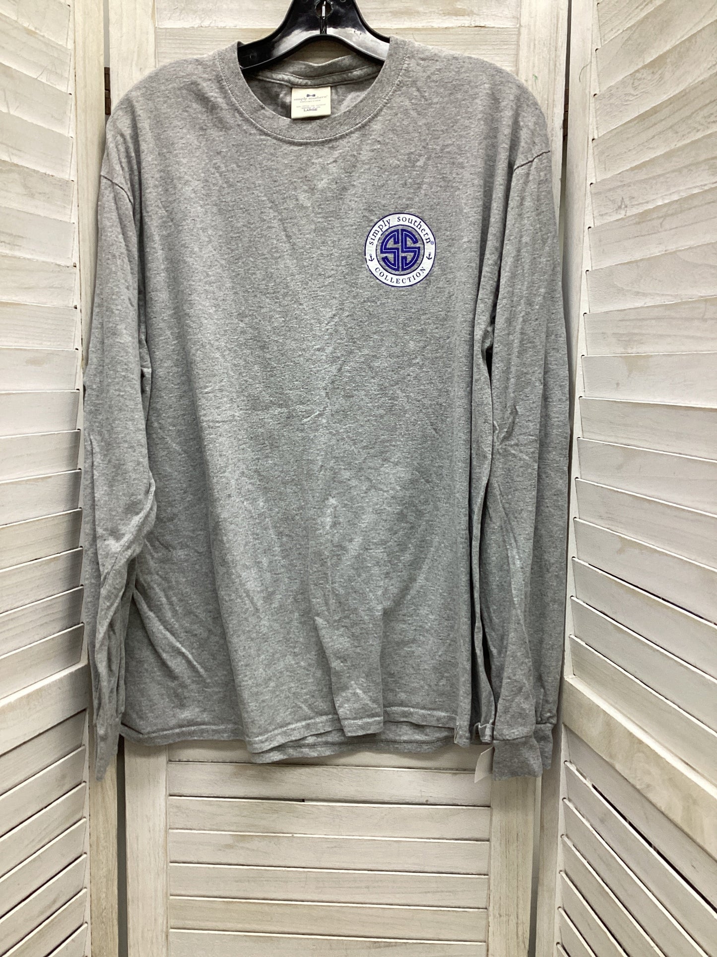 Top Long Sleeve By Simply Southern In Grey, Size: L