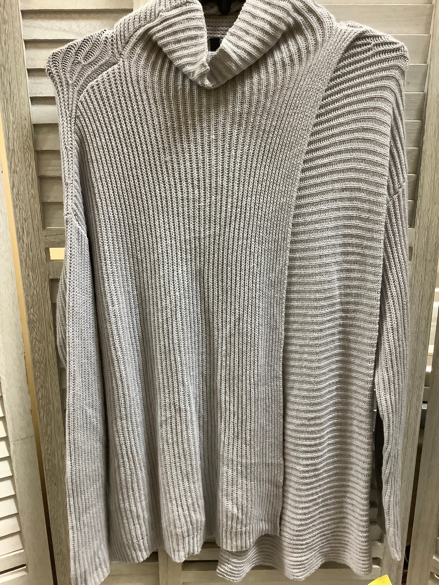 Sweater By Clothes Mentor  Size: L