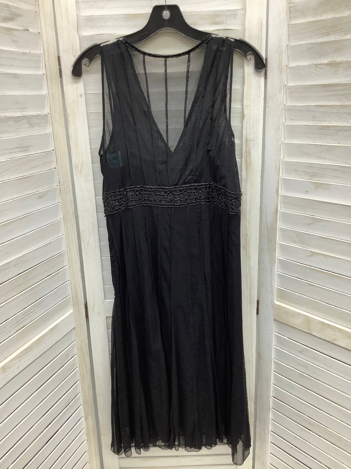 Dress Party Short By White House Black Market  Size: M