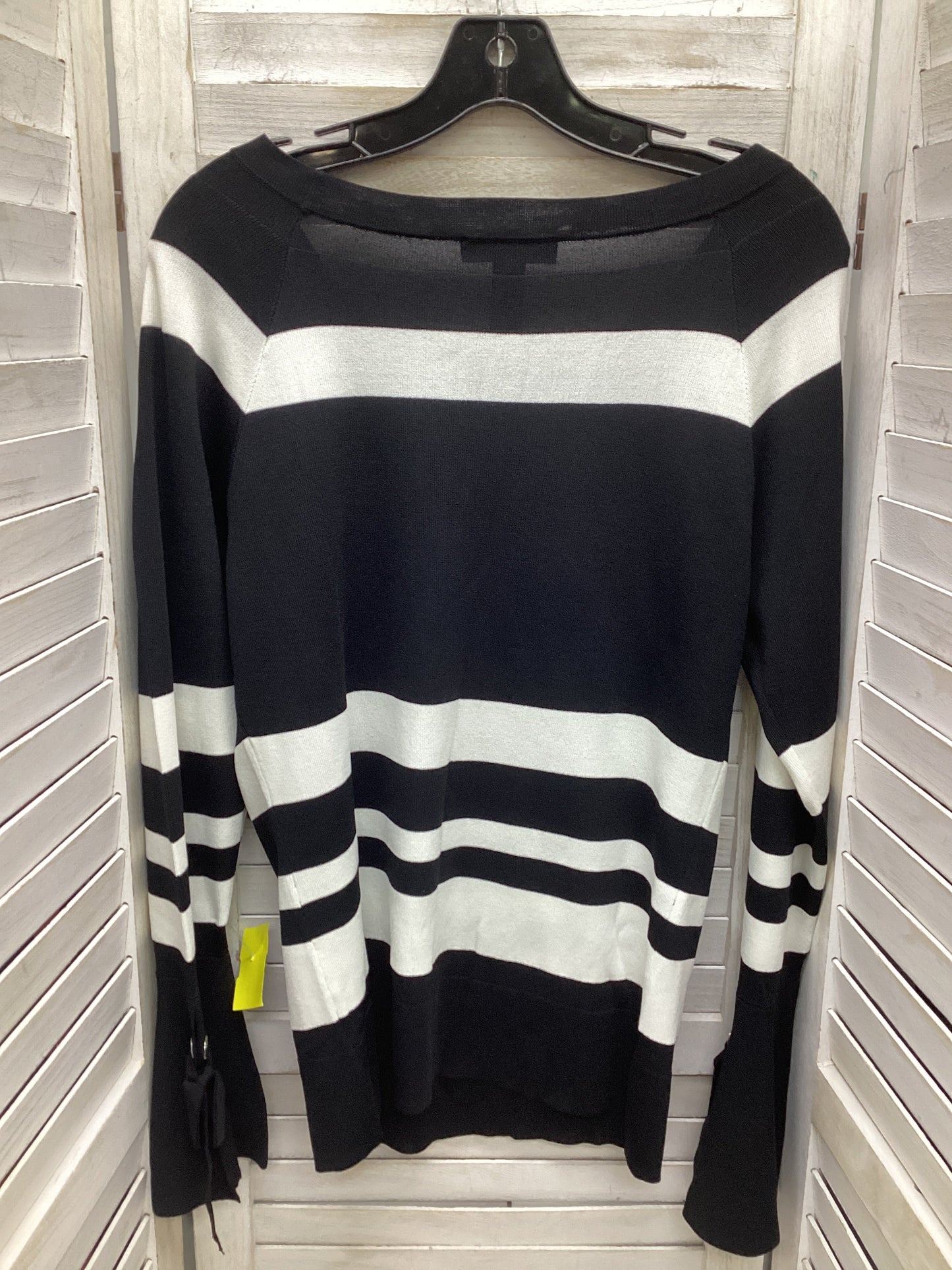 Top Long Sleeve By Inc In Black & White, Size: Xl