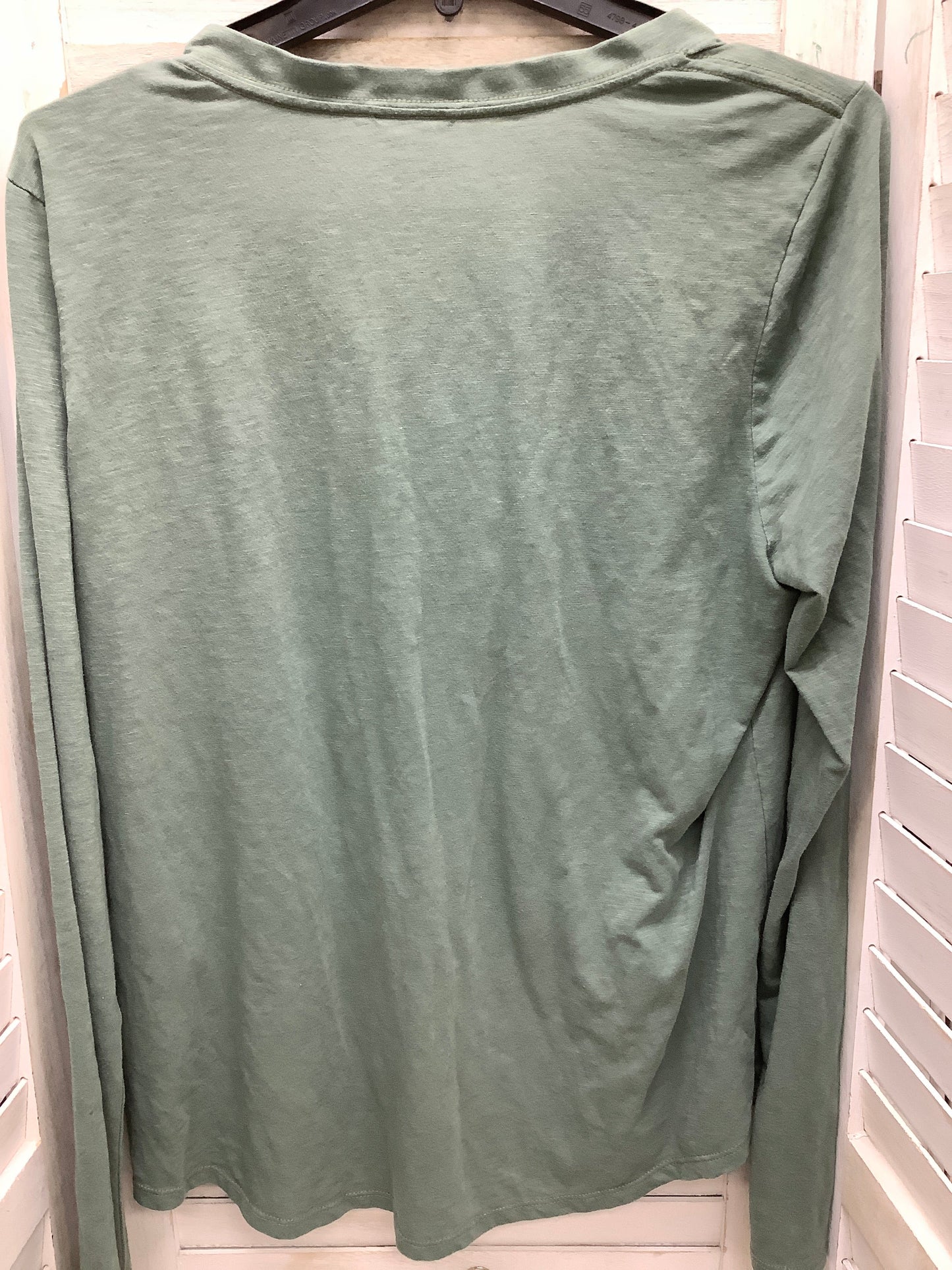 Top Long Sleeve By Patagonia In Green, Size: Xl