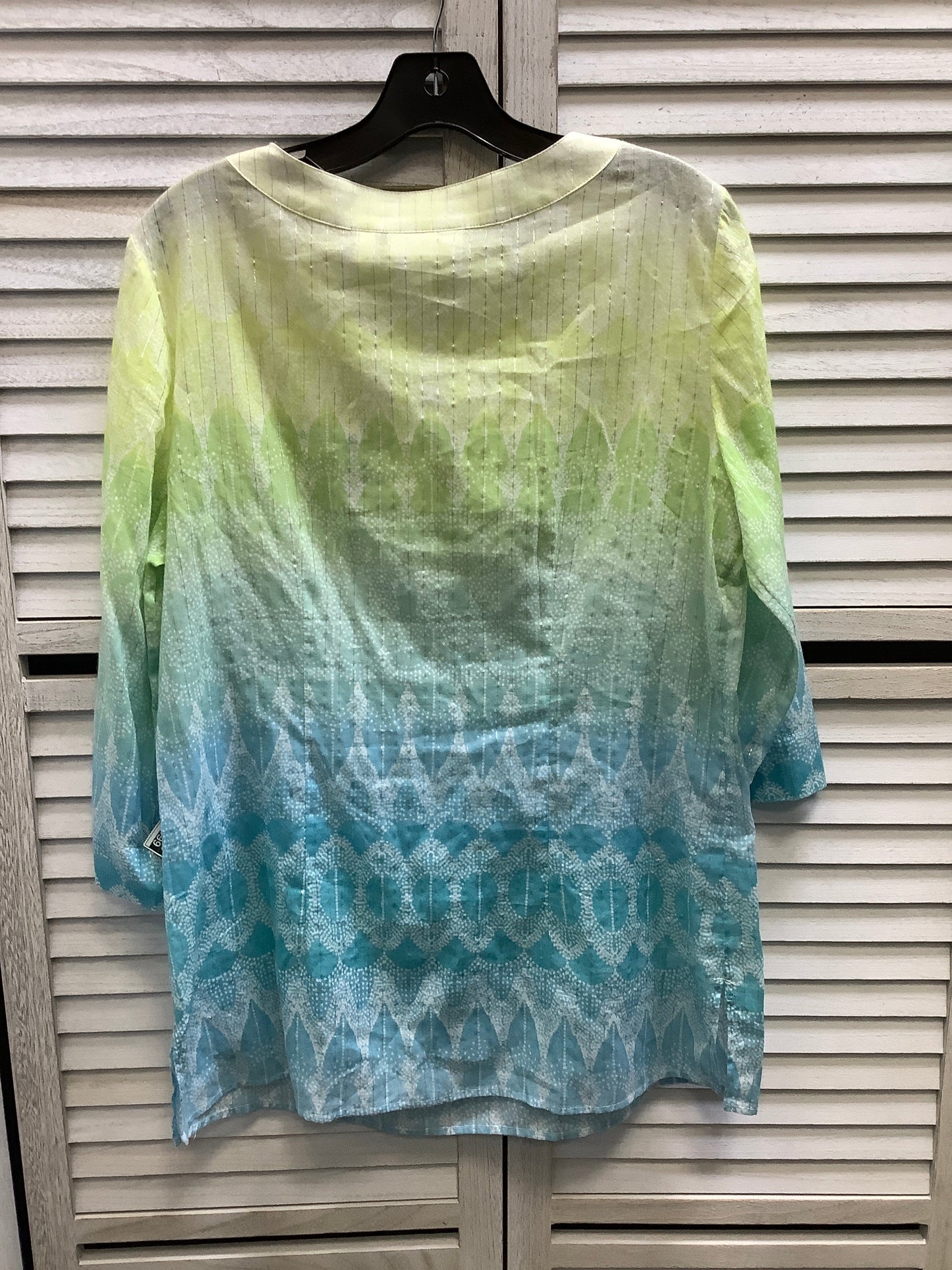 Top 3/4 Sleeve By Chicos In Multi-colored, Size: L