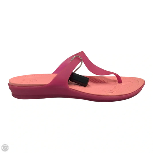 Sandals Flats By Crocs In Pink, Size: 7