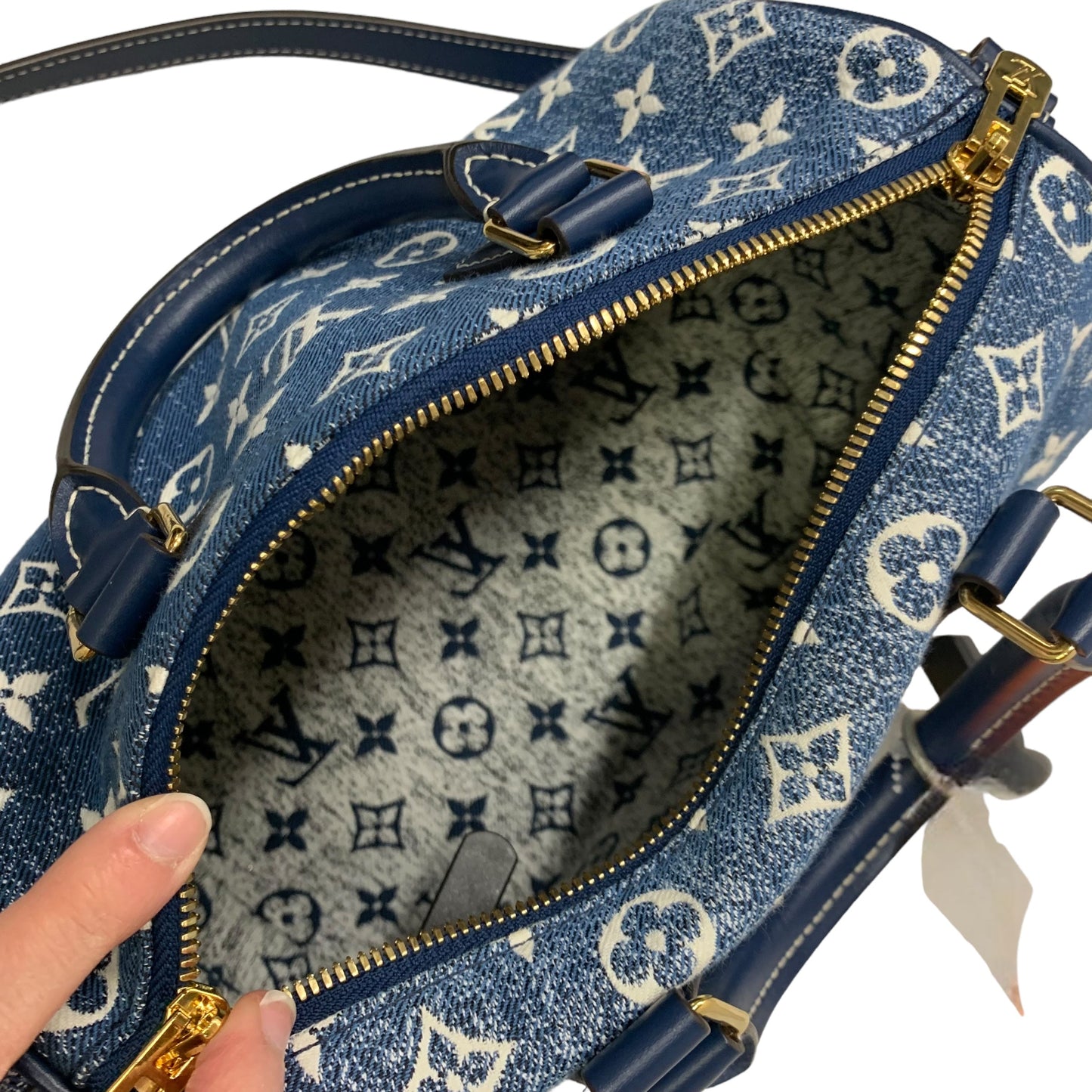 Crossbody Luxury Designer By Louis Vuitton  Size: Medium