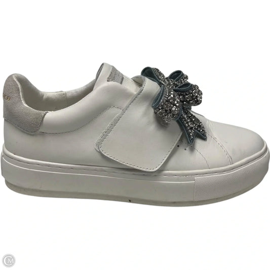 Shoes Designer By Kurt Geiger In White, Size: 9