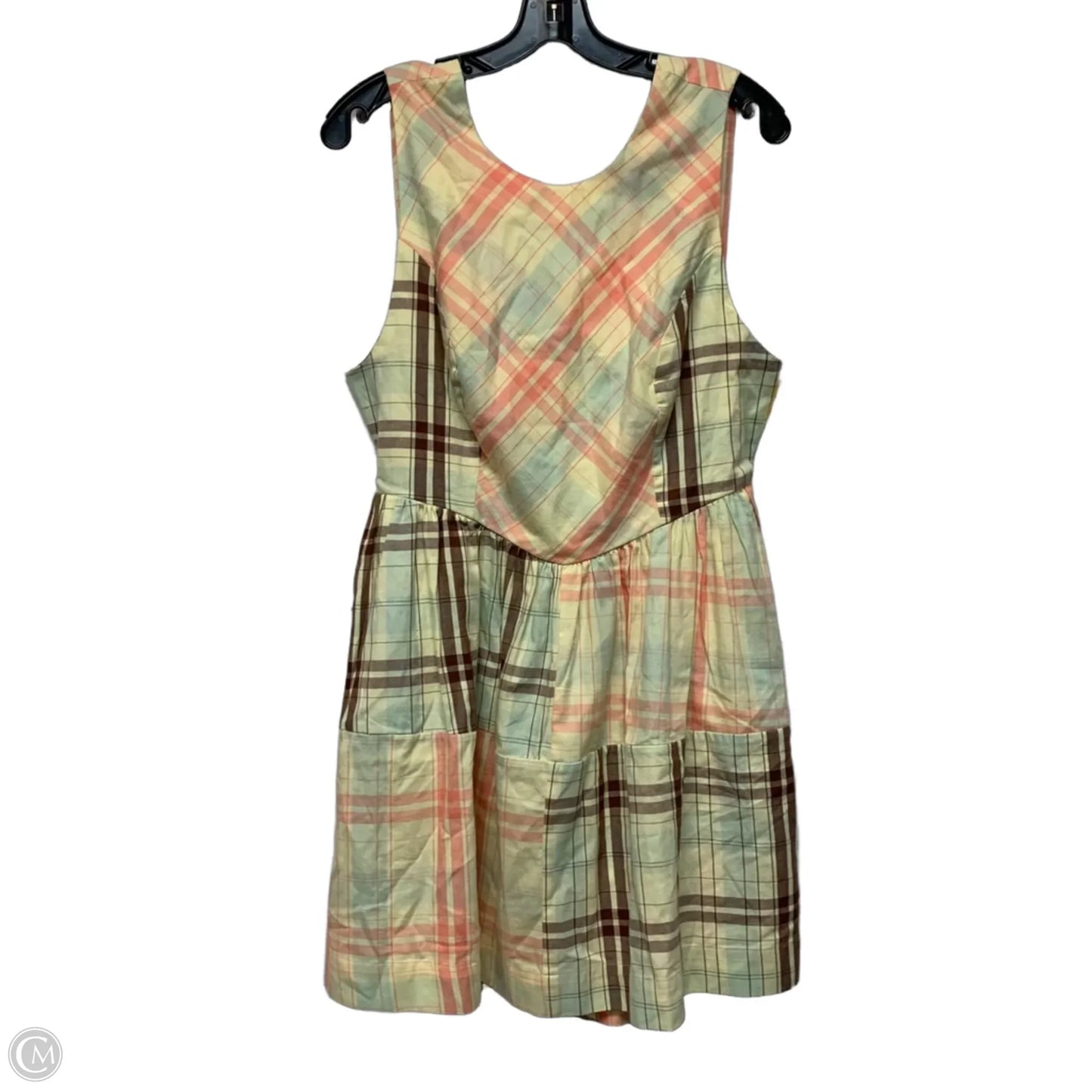 Dress Casual Short By Lyrebird In Plaid Pattern, Size: M