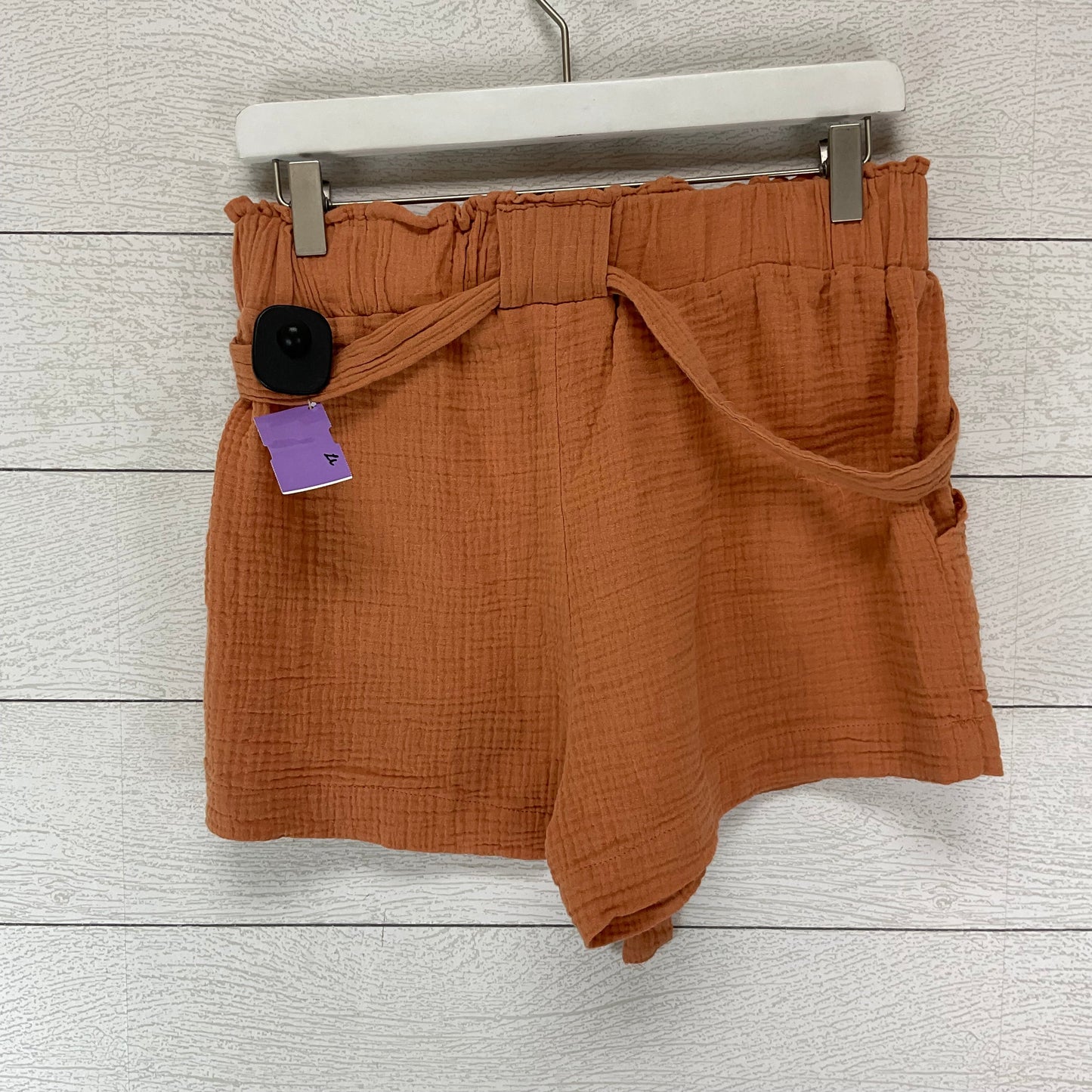 Orange Shorts Clothes Mentor, Size M