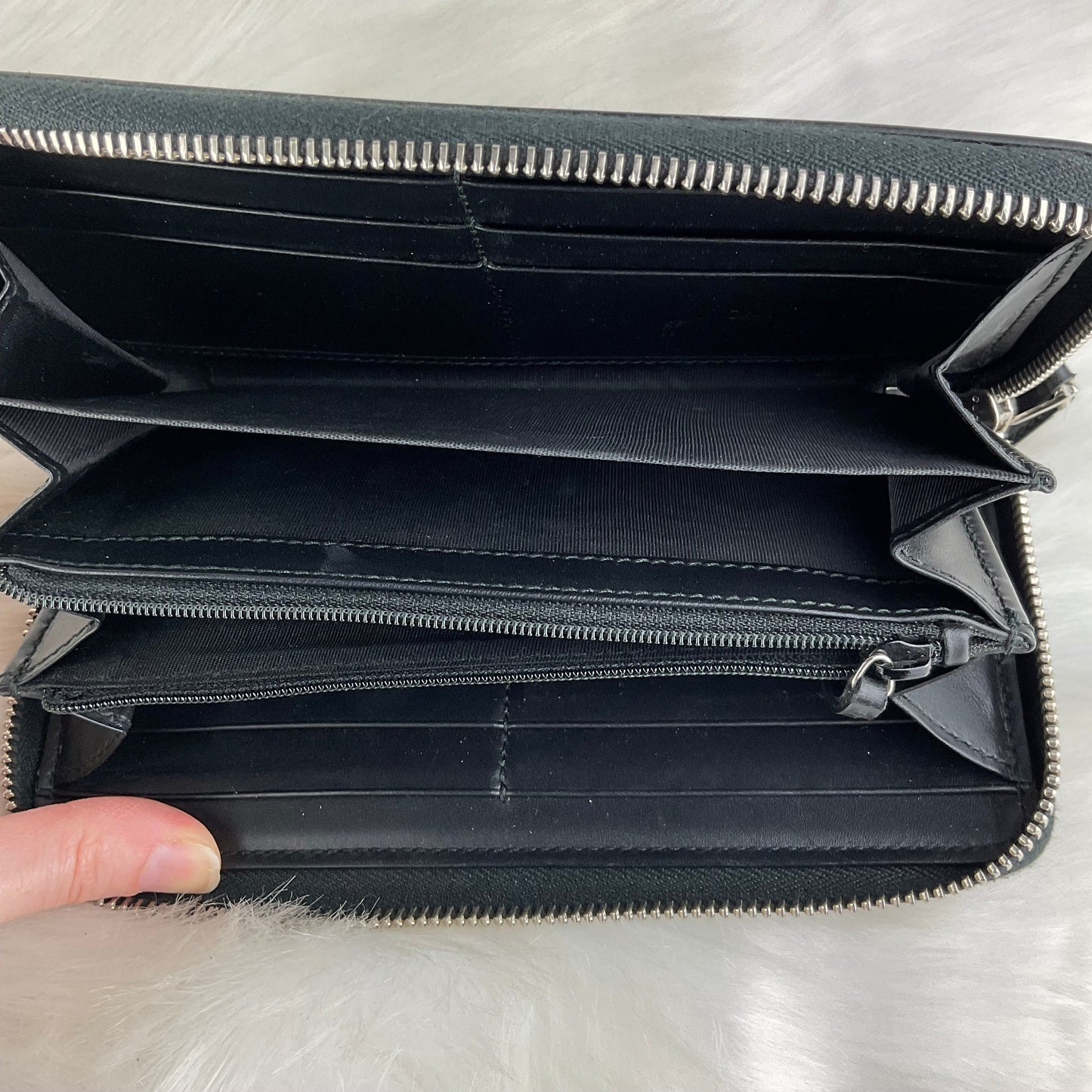 Wallet Luxury Designer By Gucci  Size: Medium