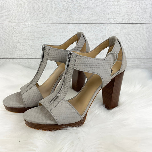 Shoes Designer By Michael Kors In Grey, Size: 9