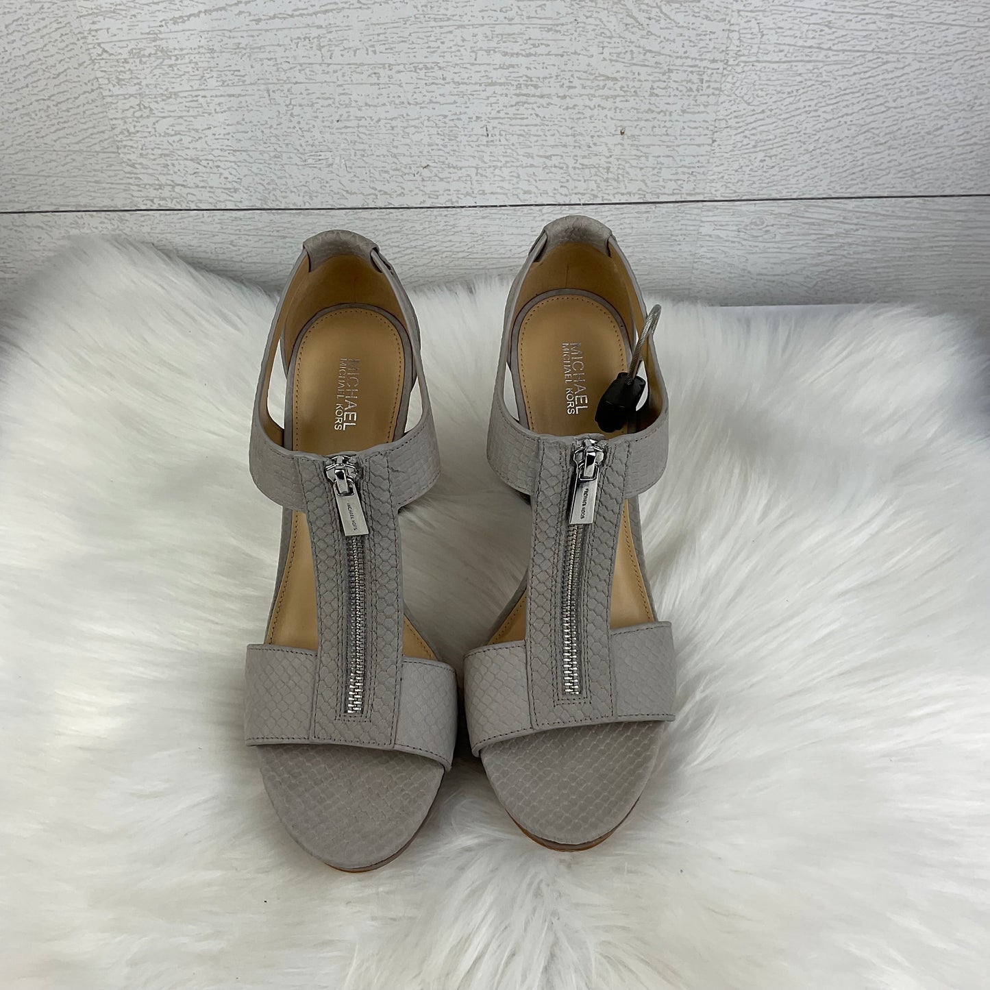 Shoes Designer By Michael Kors In Grey, Size: 9