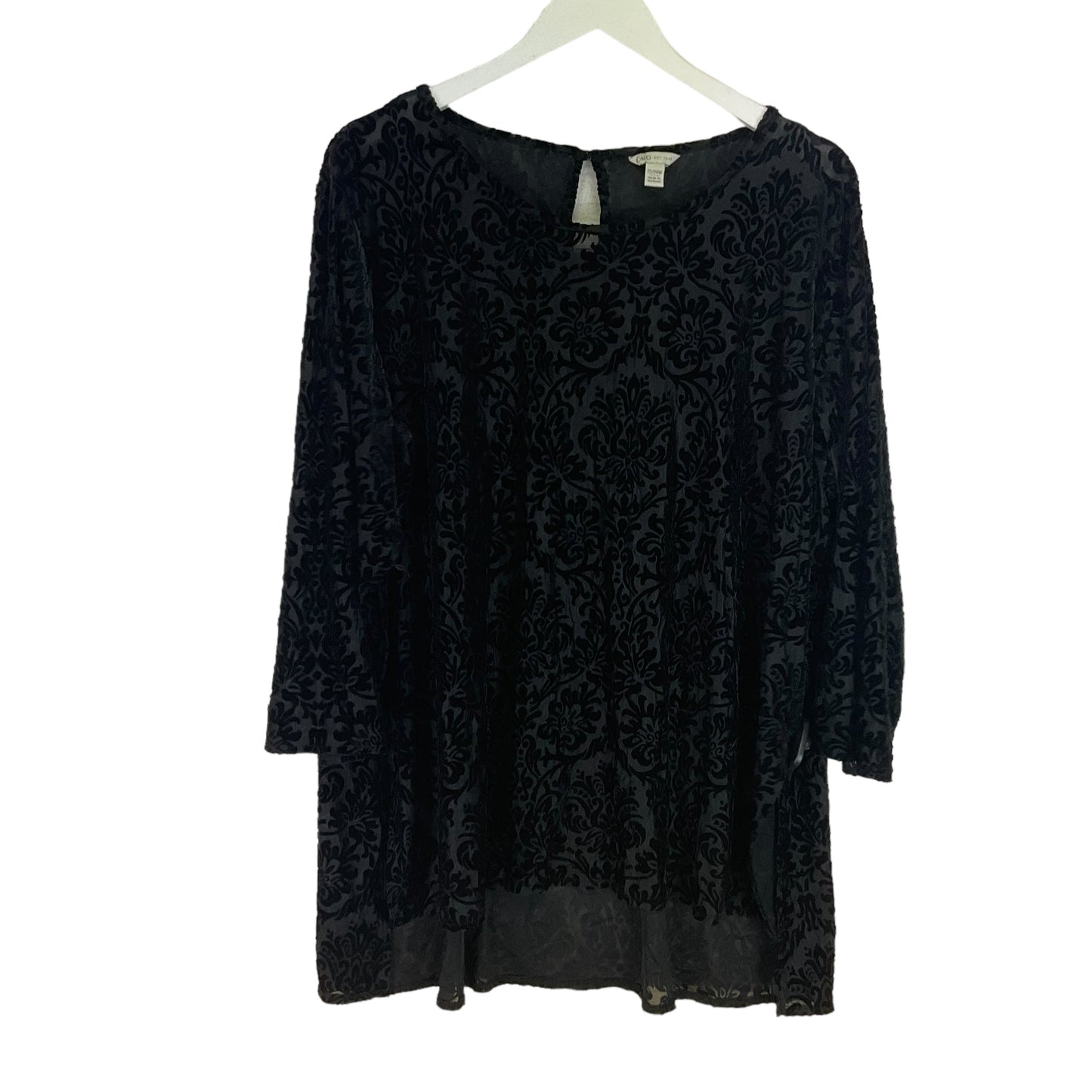 Top Short Sleeve Basic By Cato In Black, Size: 1x