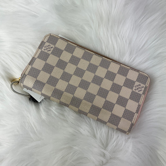 Wallet Luxury Designer By Louis Vuitton, Size: Medium