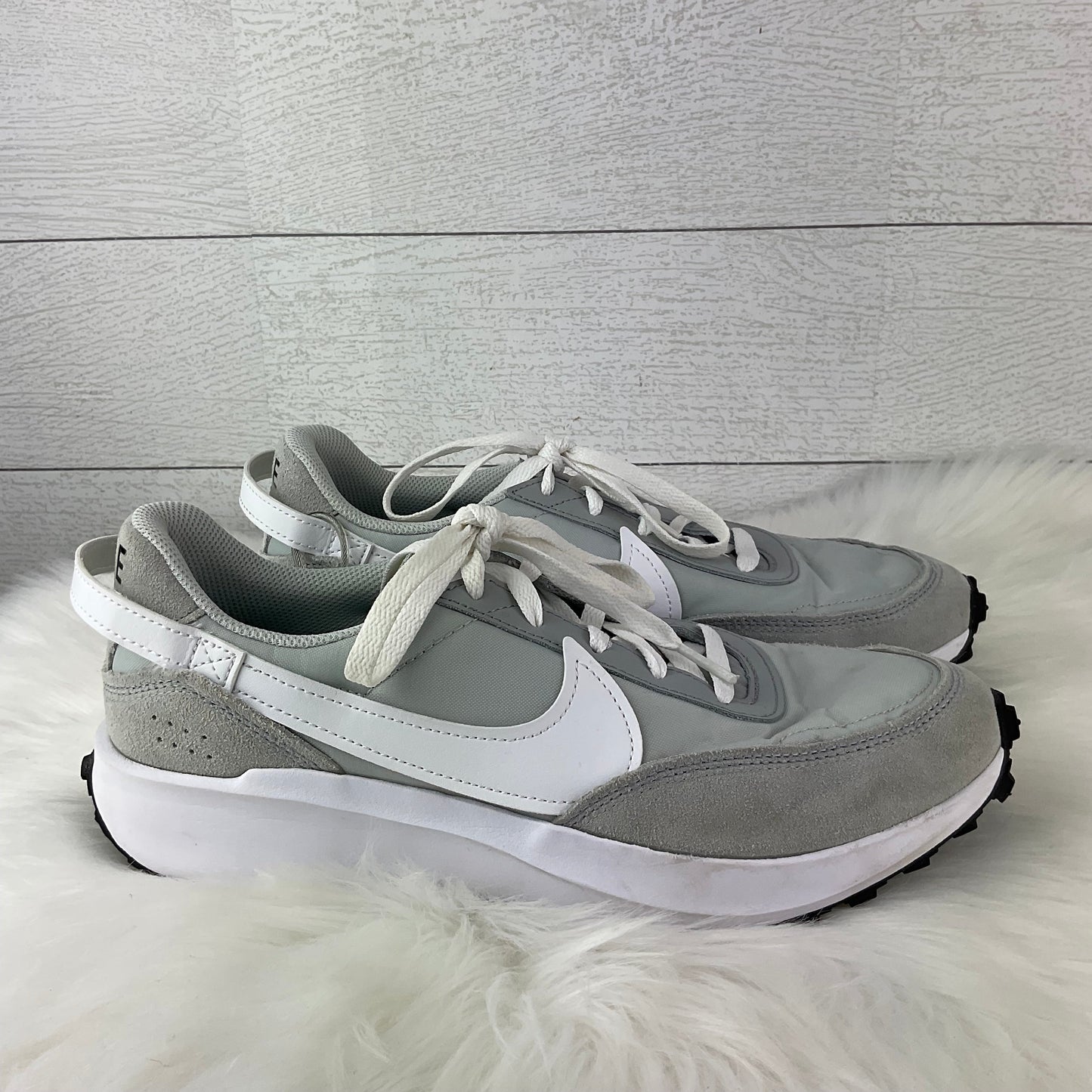 Shoes Athletic By Nike In Grey, Size: 8.5