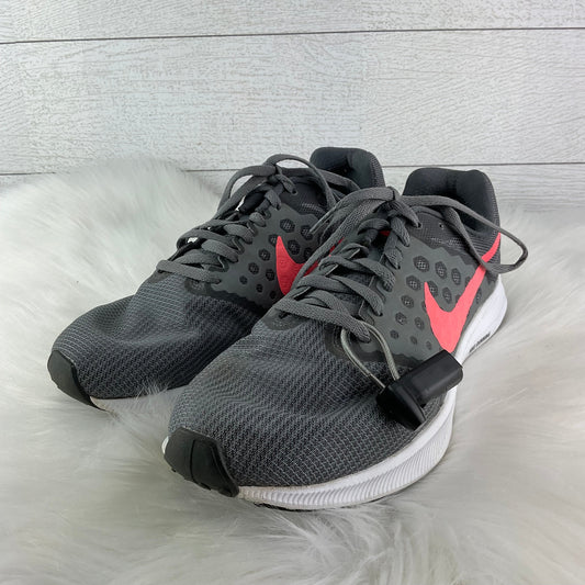 Shoes Sneakers By Nike In Grey, Size: 9