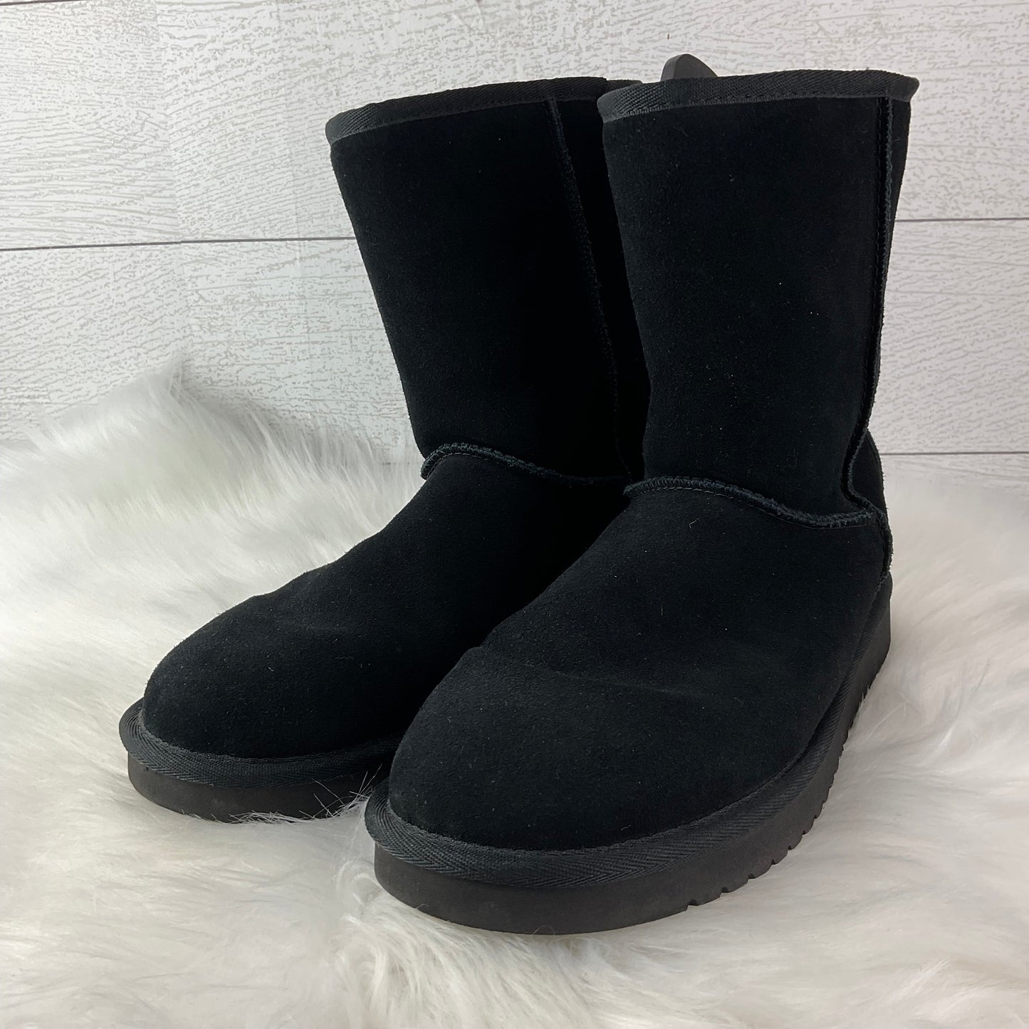 Boots Designer By Ugg In Black, Size: 9