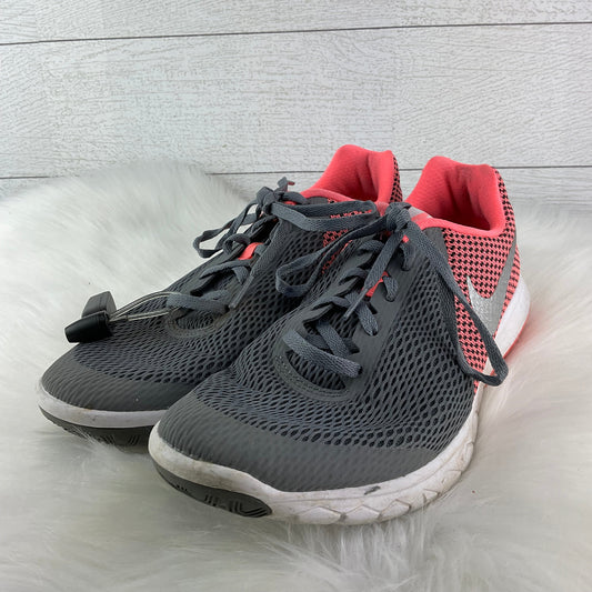 Shoes Athletic By Nike In Grey & Pink, Size: 9