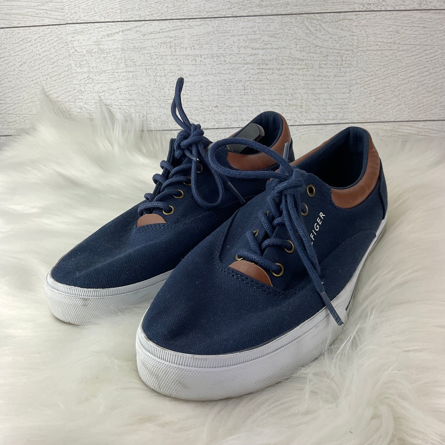 Shoes Sneakers By Tommy Hilfiger In Navy, Size: 7.5