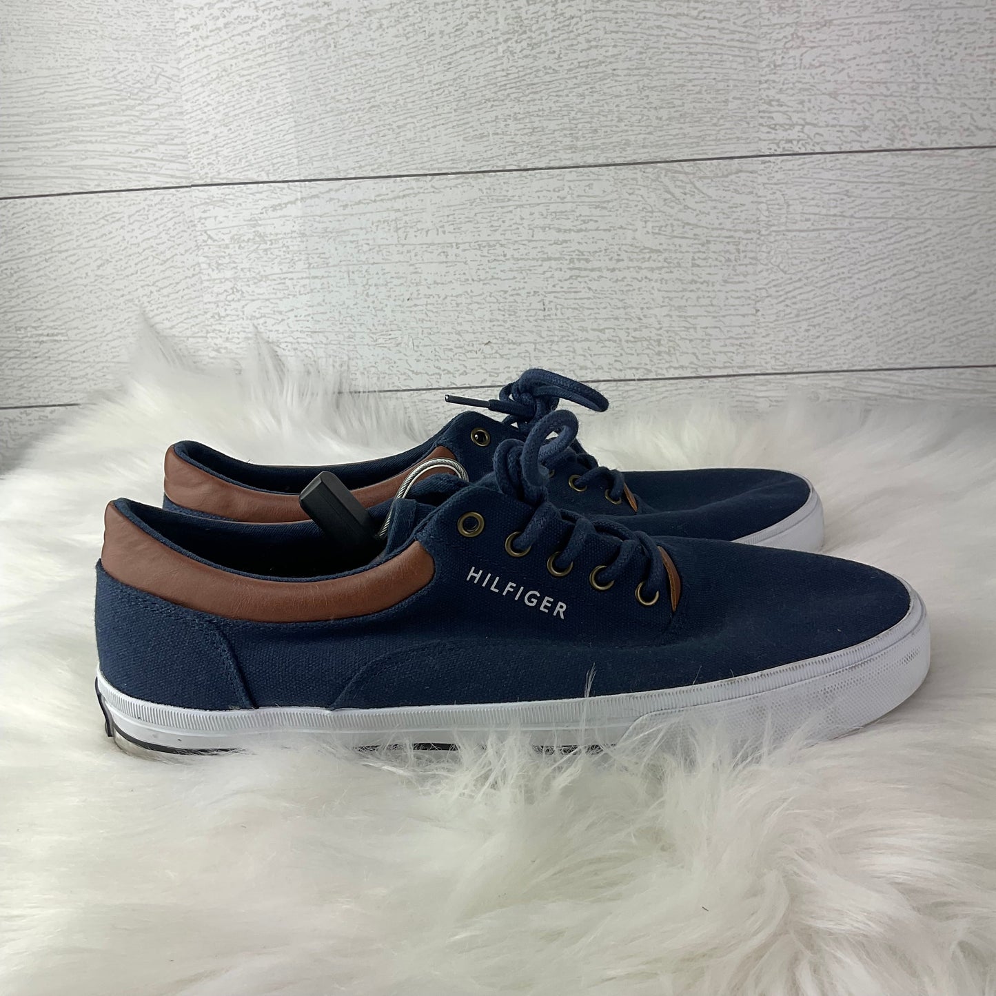 Shoes Sneakers By Tommy Hilfiger In Navy, Size: 7.5