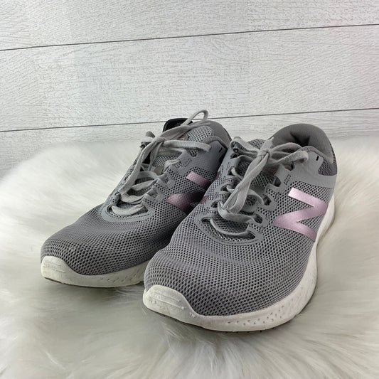 Shoes Sneakers By New Balance In Grey, Size: 8.5