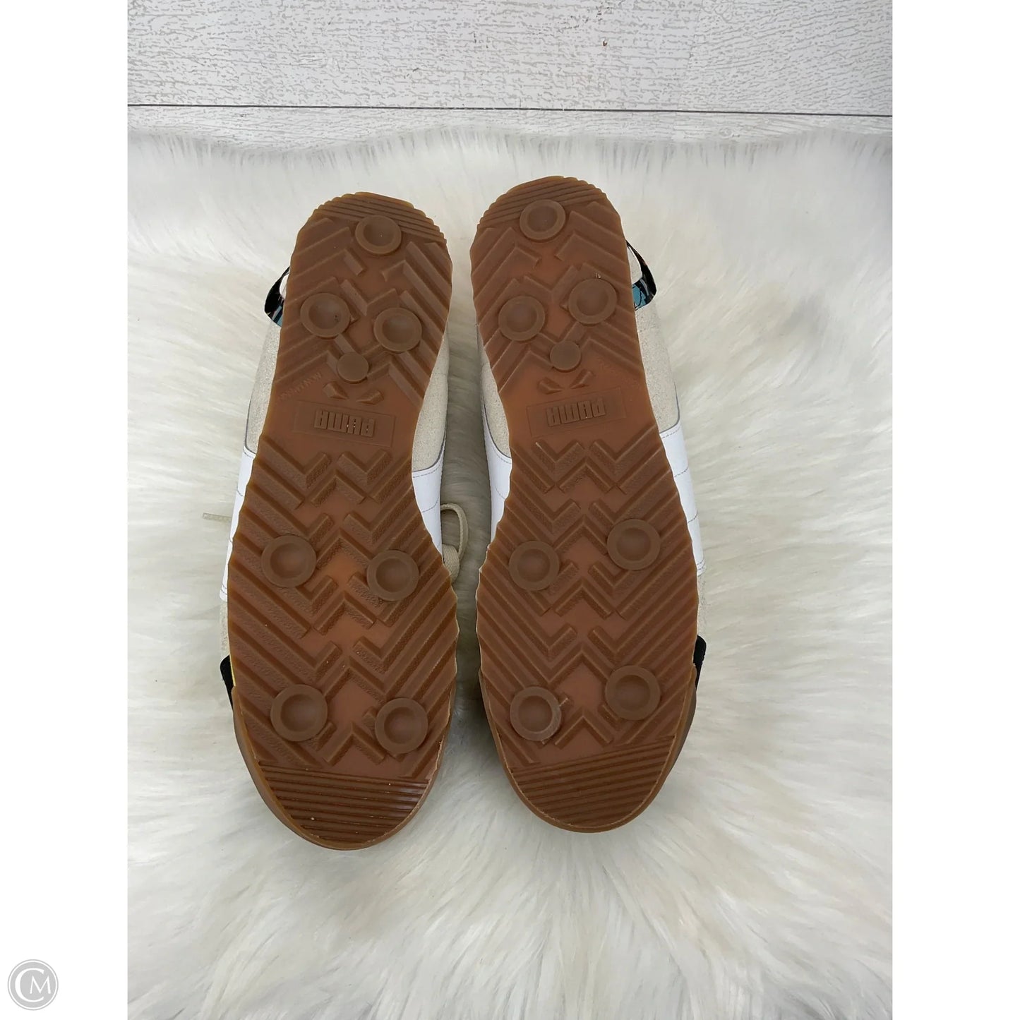 Shoes Sneakers By Puma In Beige, Size: 10.5