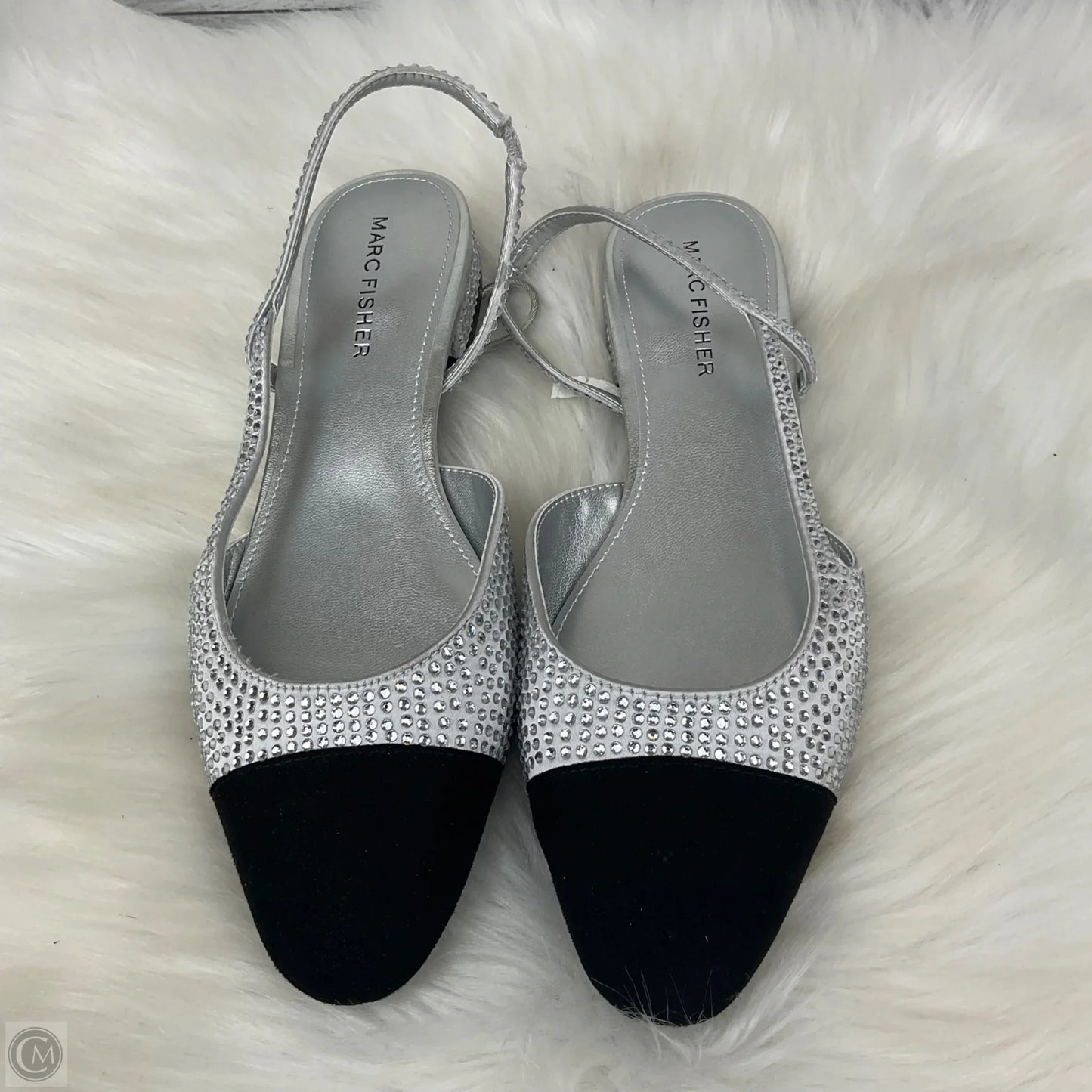 Shoes Flats By Marc Fisher In Silver, Size: 7