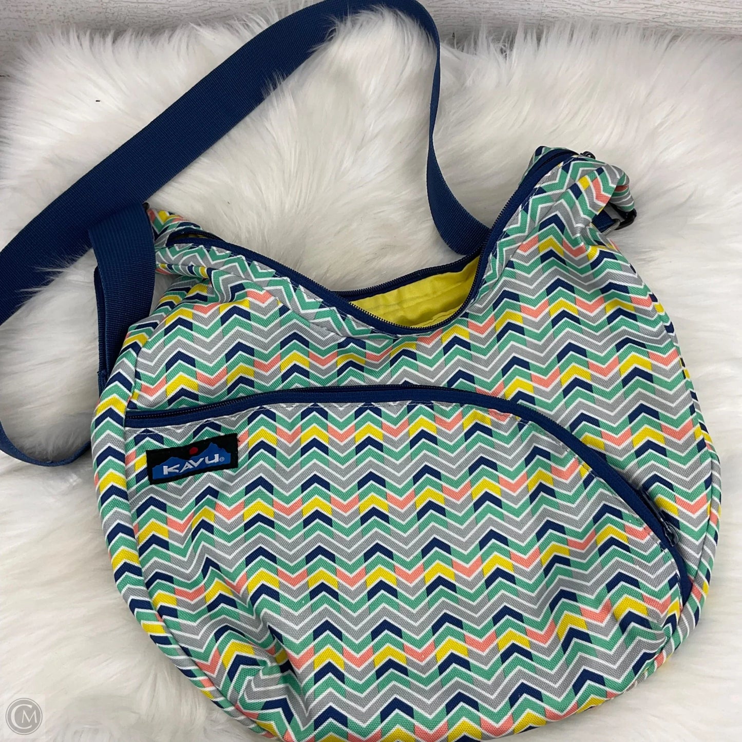 Crossbody By Kavu, Size: Medium