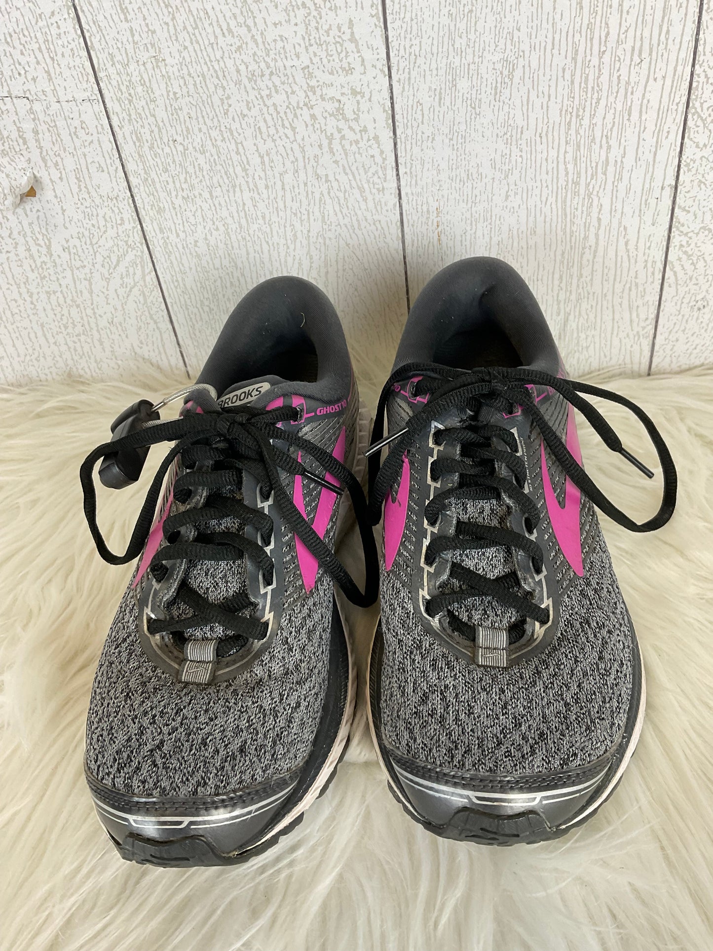 Shoes Athletic By Brooks In Grey, Size: 6.5