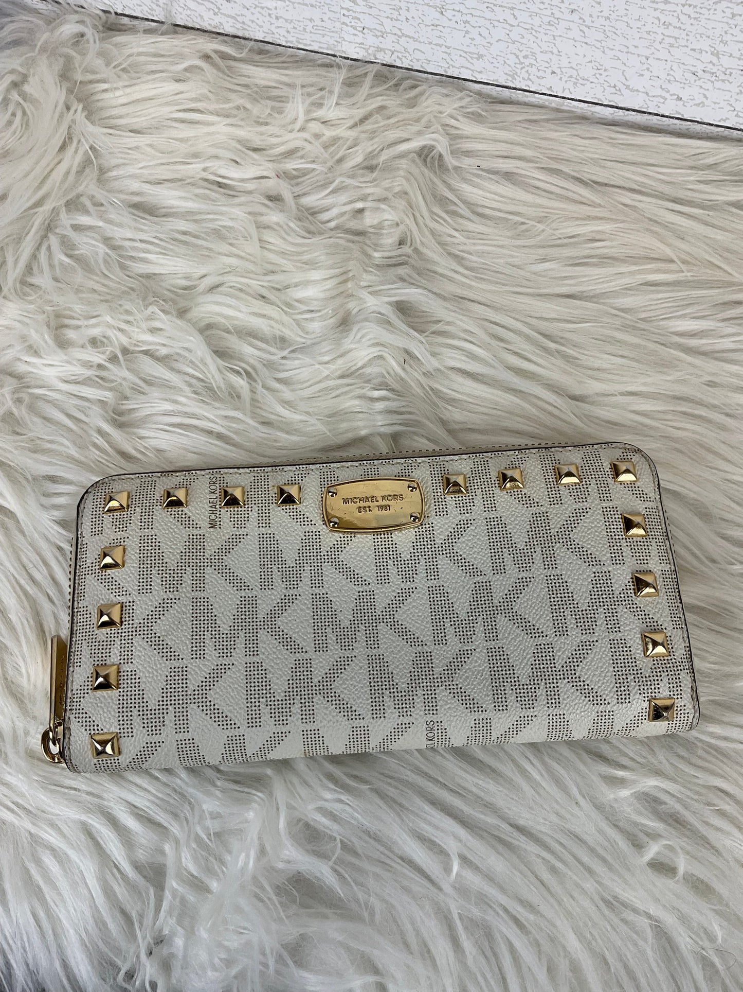 Wallet Designer By Michael Kors  Size: Medium