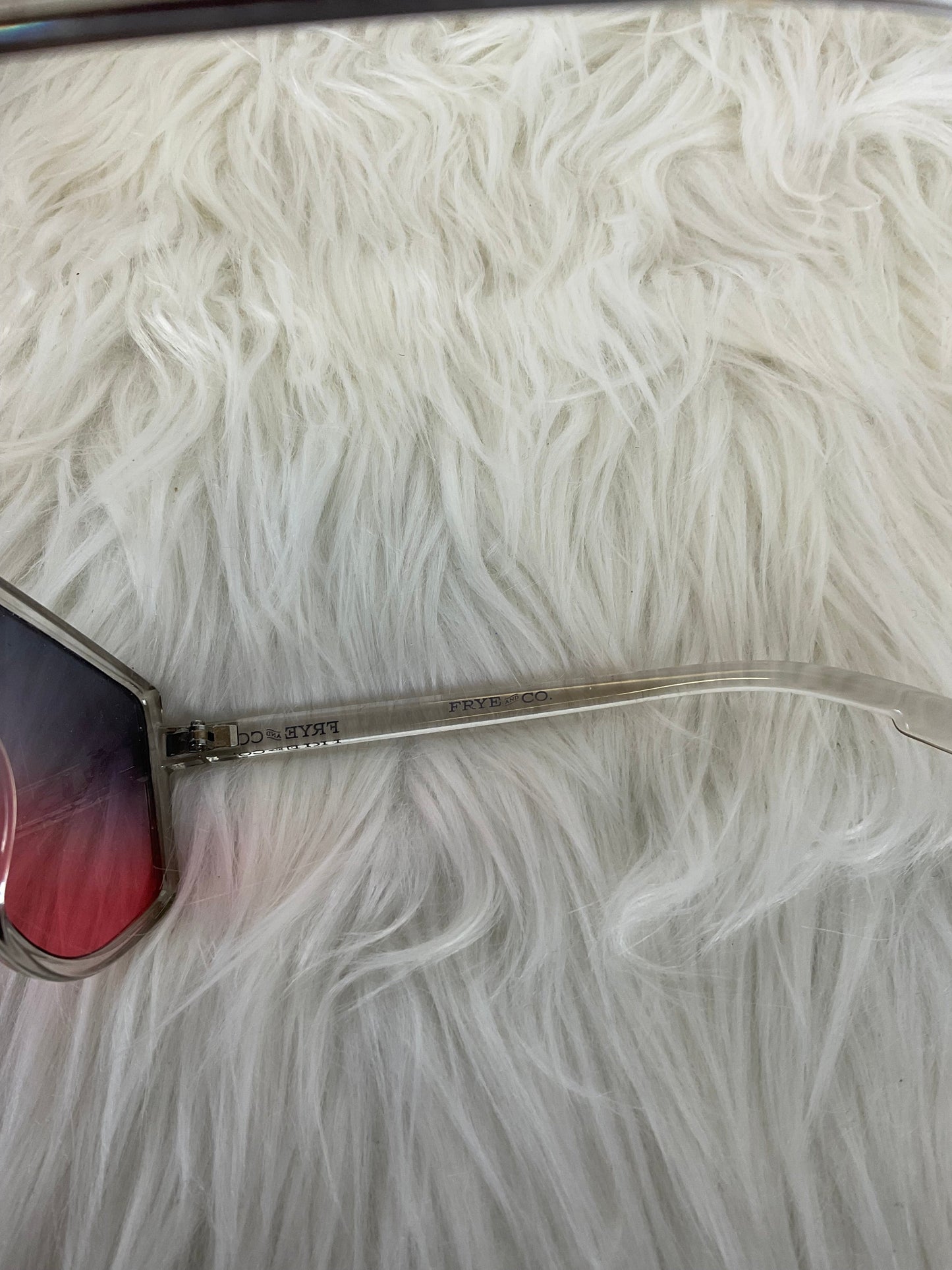 Sunglasses Designer Frye, Size 01 Piece