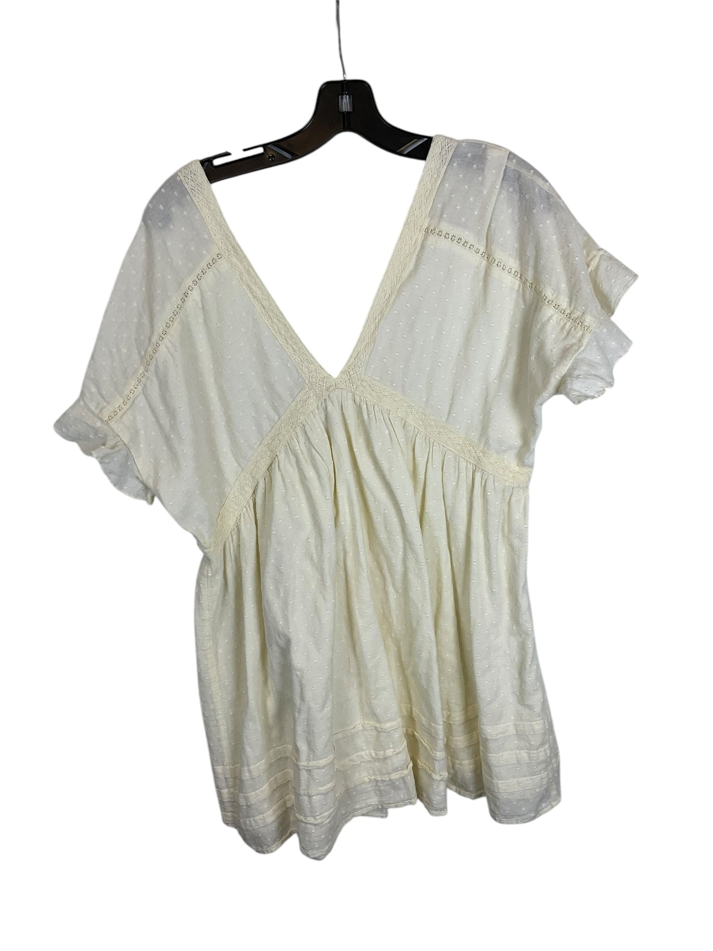 Dress Casual Short By Urban Outfitters In Cream, Size: M