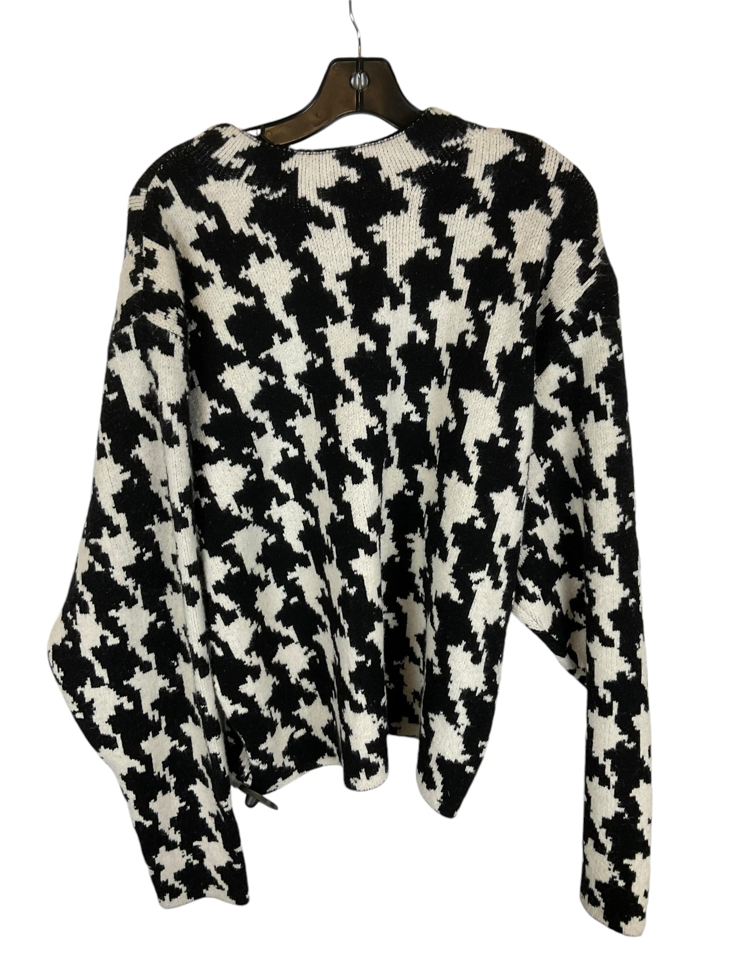 Sweater By Express In Black & White, Size: Xl