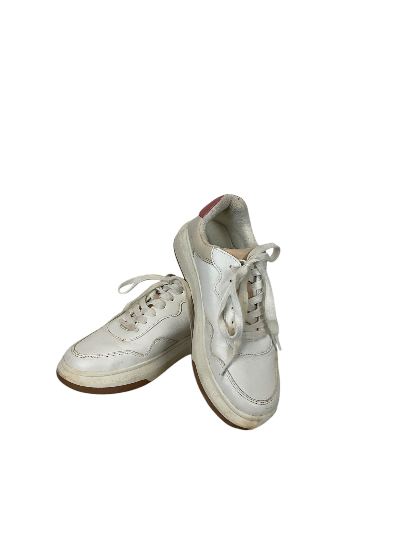 Shoes Sneakers By Universal Thread In White, Size: 8