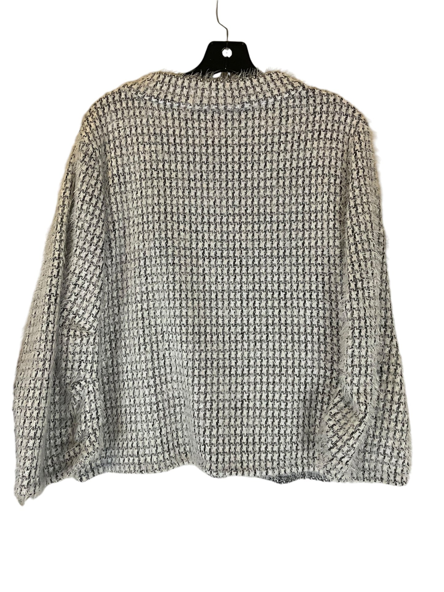 Sweater By Vince Camuto In Grey, Size: L