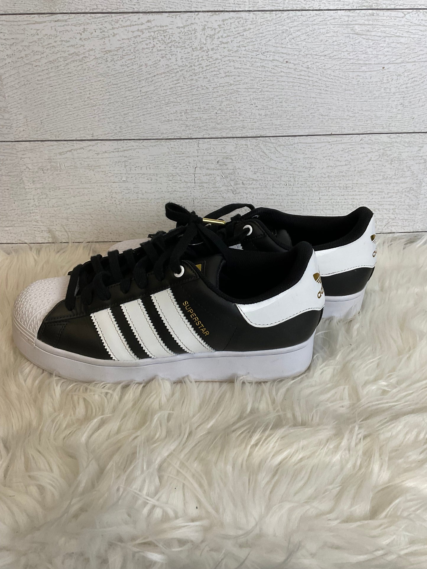 Shoes Sneakers By Adidas In Black & White, Size: 9.5