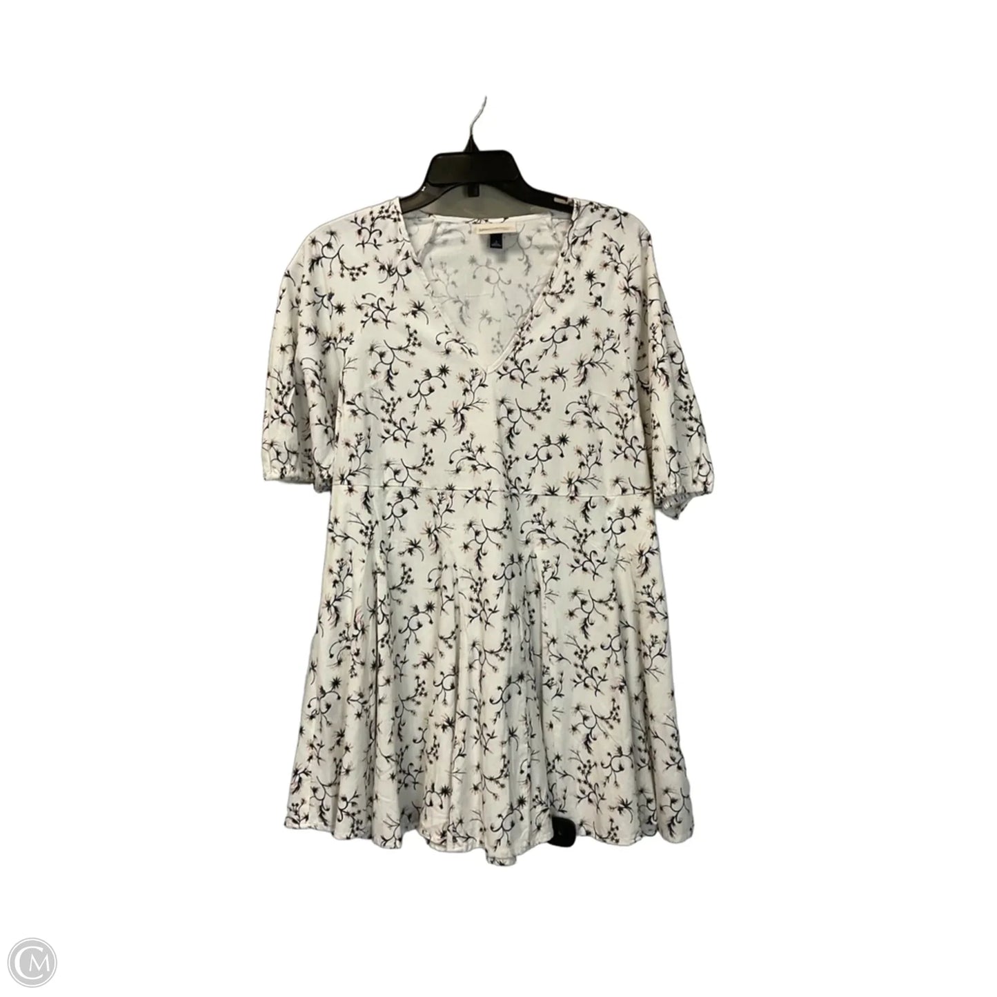 Dress Casual Short By Universal Thread In Cream, Size: S