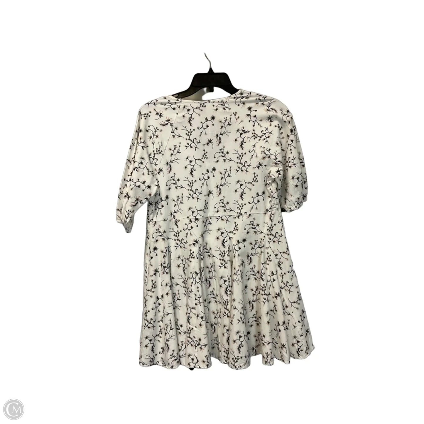 Dress Casual Short By Universal Thread In Cream, Size: S