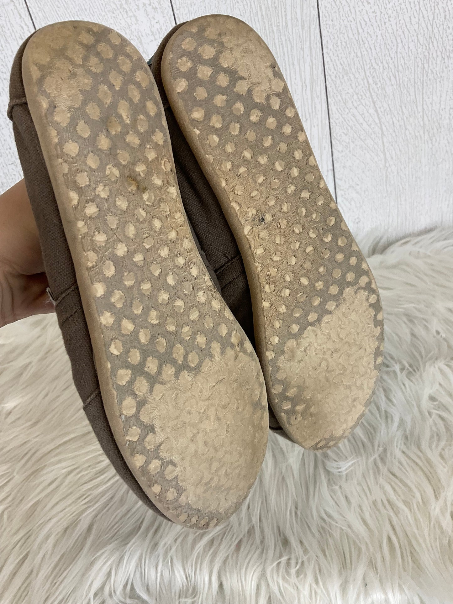 Shoes Flats By Toms In Brown, Size: 7.5