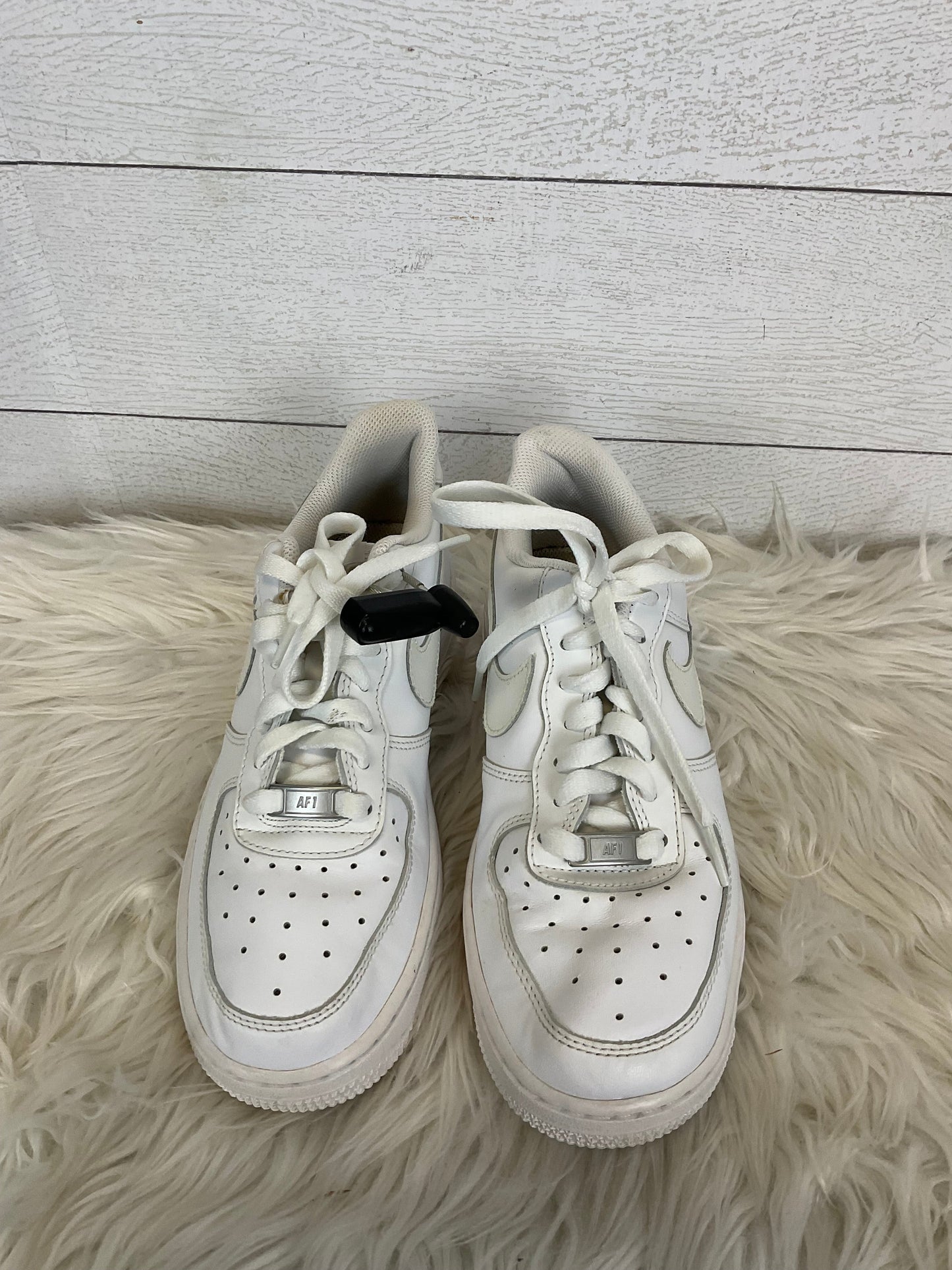 Shoes Sneakers By Nike In White, Size: 7.5