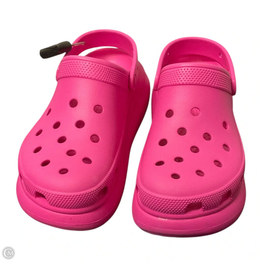 Sandals Heels Platform By Crocs In Pink, Size: 10