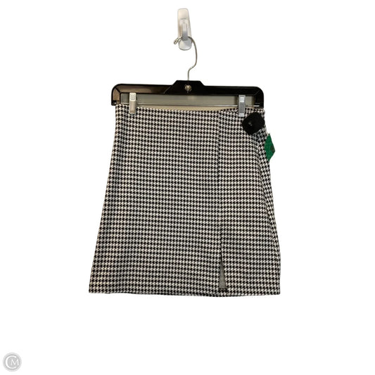 Skirt Mini & Short By Divided In Black & White, Size: S