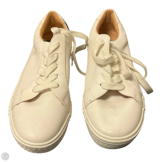 Shoes Sneakers By Steve Madden In White, Size: 7