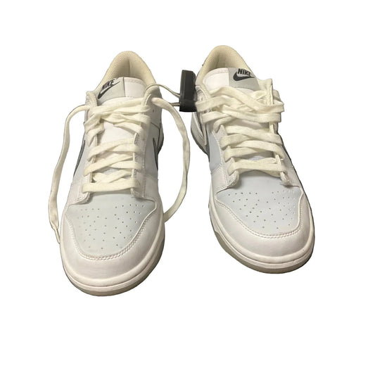 Shoes Athletic By Nike In Grey & White, Size: 7